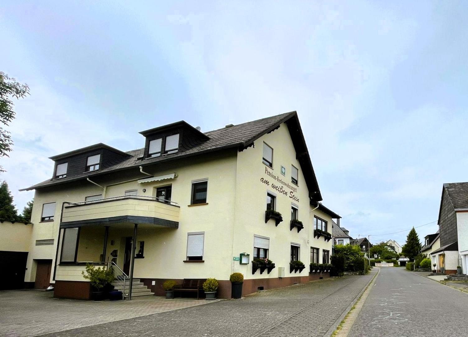 Gaestehaus "Am Weissen Stein" Cochem Exterior photo